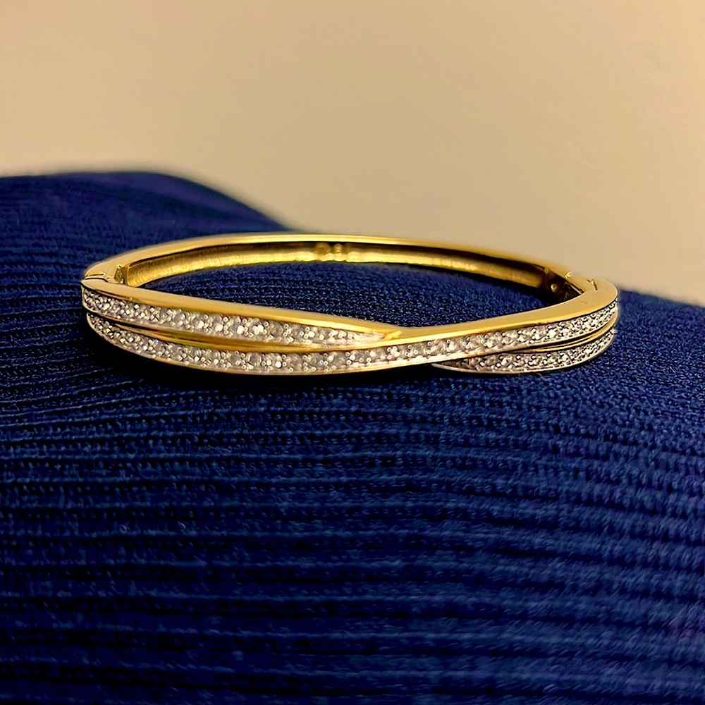 Swarovski twist bangle